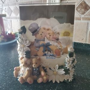 Vintage!!  Cherished Teddies frame!